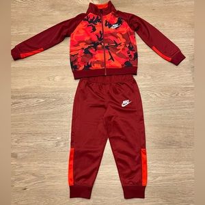 Nike Toddler Boy Red Camouflage 2 piece Jogger Set Size 3T